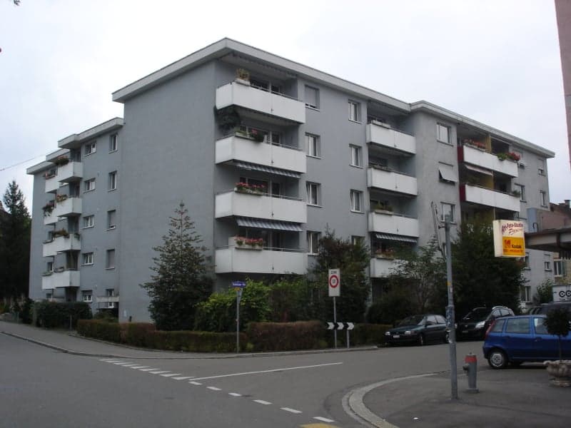 near city center and train station (1)