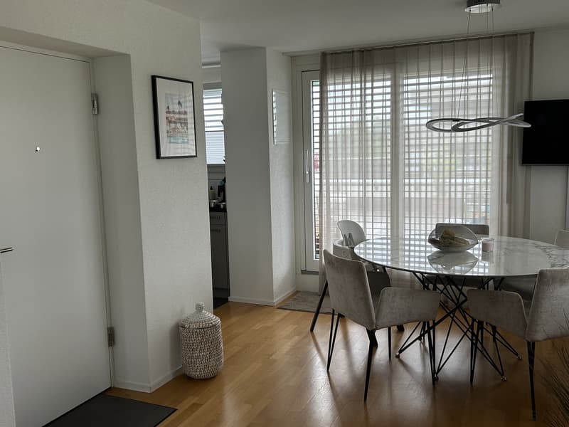Grosszügige 3.5 Zimmer Wohnung (2)