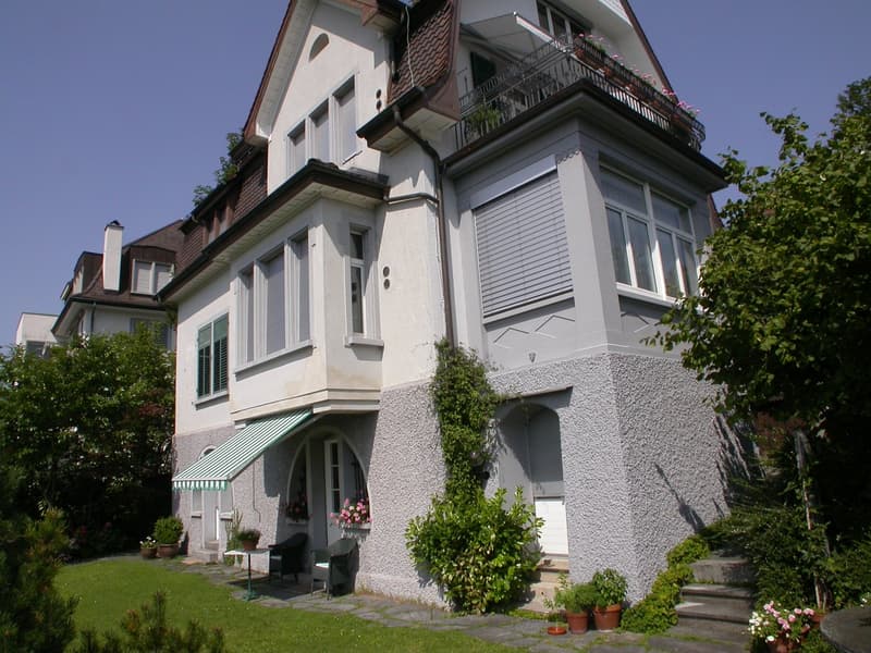 Appartement de jardin sur une rue privée avec une vue magnifique (1)