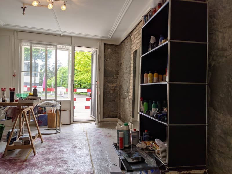 Charming studio with shop window (5)