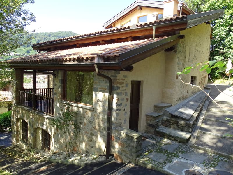SPAZIOSA CASA DI NUCLEO CON GIARDINO (3)