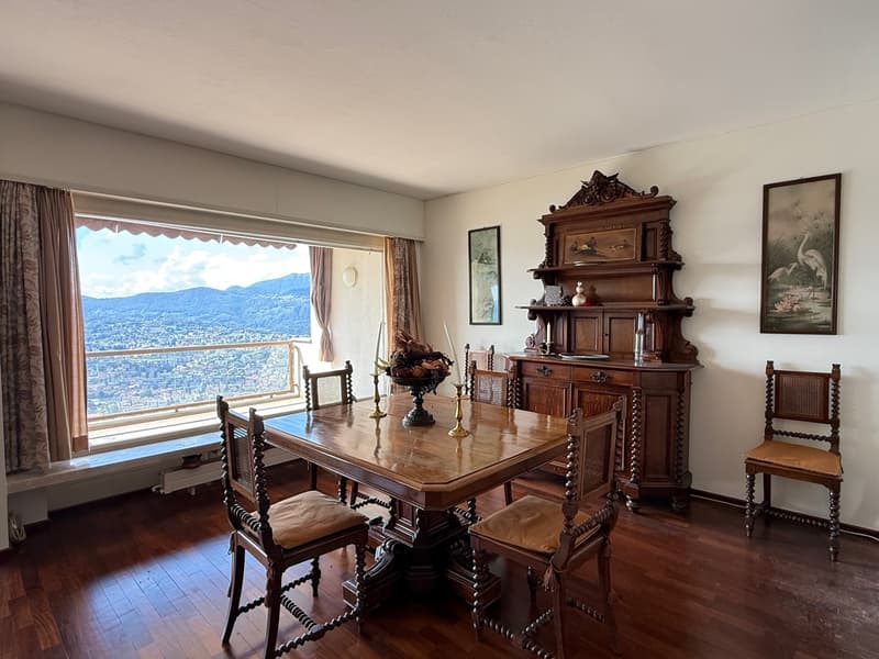 Spazioso appartamento con vista panoramica sul lago di Lugano (4)