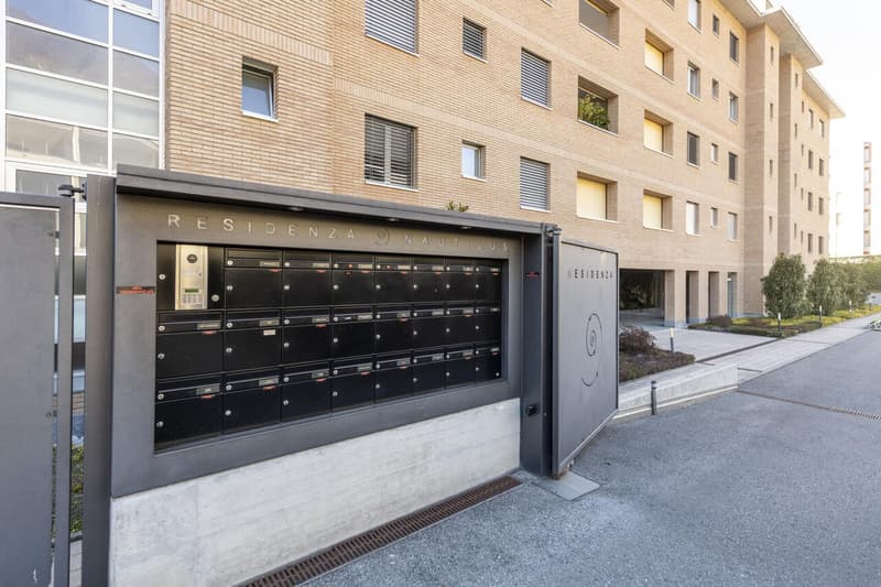RESIDENZA NAUTILUS: Prestigioso 5,5 locali con giardino (1)