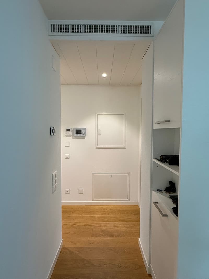 GROßES UND MODERNES 2.5 ZIMMER WOHNUNG IM ZENTRUM mit Klimaanlage (4)