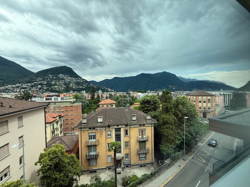 GROßES UND MODERNES 2.5 ZIMMER WOHNUNG IM ZENTRUM mit Klimaanlage (2)