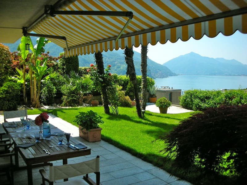 MAGNIFICO Appartamento CON CURATISSIMO GIARDINO E VISTA LAGO (2)