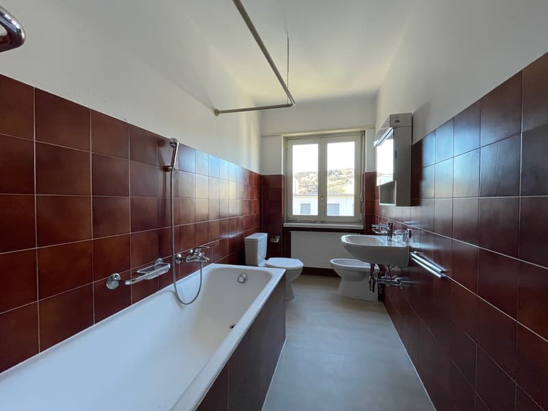 Letztes Stockwerk 3.5 Zimmer in der Nähe aller Annehmlichkeiten (7)