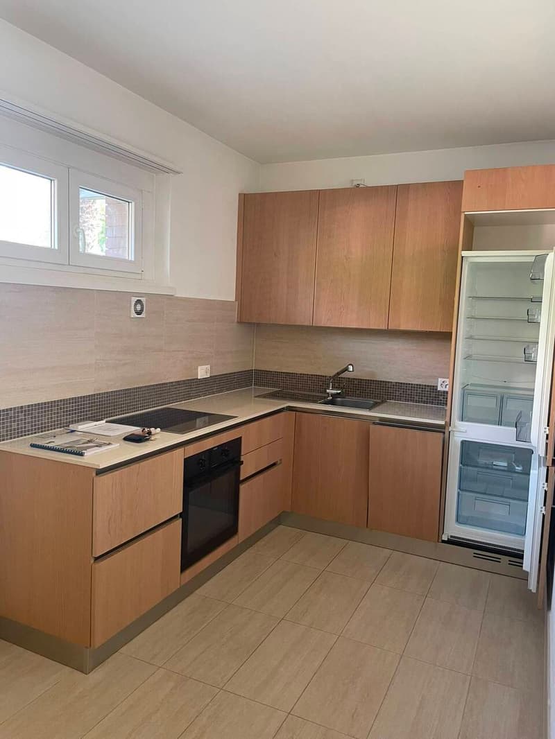 SPAZIOSO 1.5 LOCALI CON CUCINA ABITABILE E USO PISCINA (2)