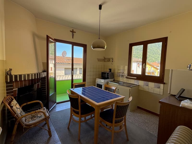 Casa unifamiliare, ampliabile, comoda con due ampi garage (7)