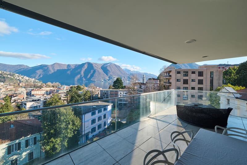 Prestigioso 4,5 locali vista lago a due passi dal centro di Lugano (1)