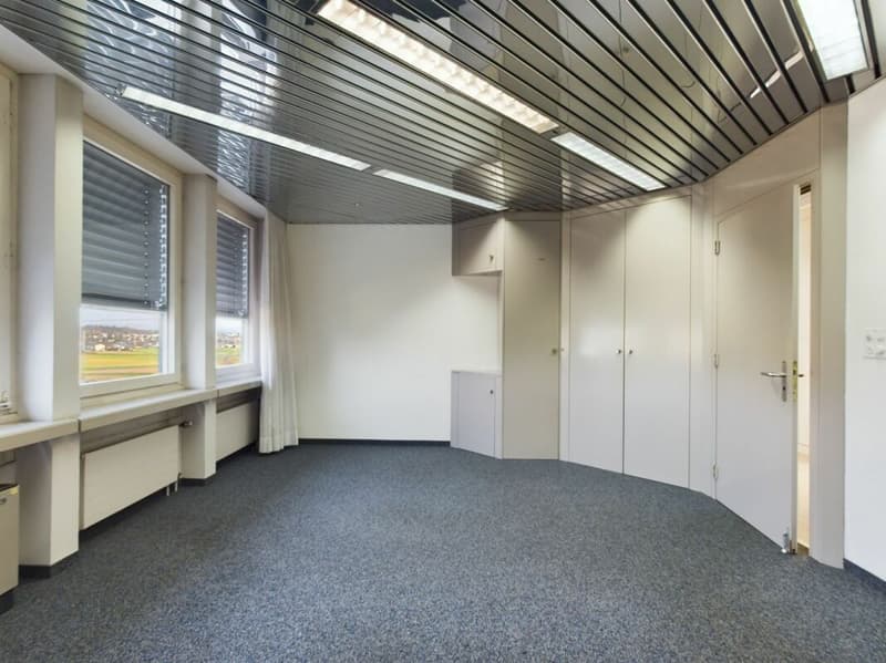 Modern and versatile office spaces in Hendschiken! (3)