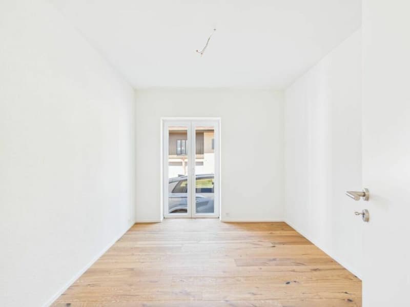 WG-Zimmer in moderner 7.5-Zimmer-Wohnung in ruhiger Lage (2)