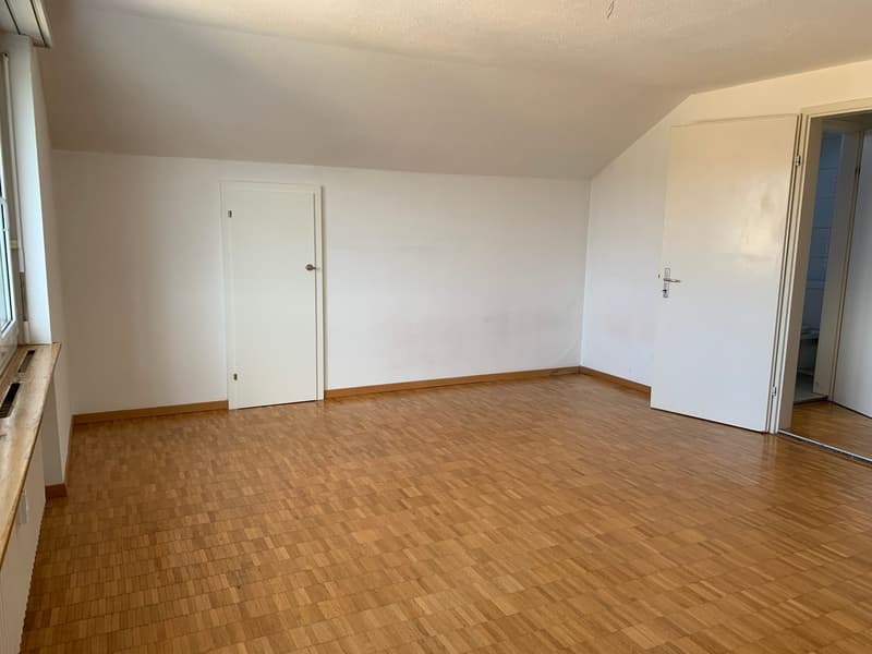 Charmantes 1.5 Zimmer-Dachgeschoss-Wohnung in Bassersdorf (4)