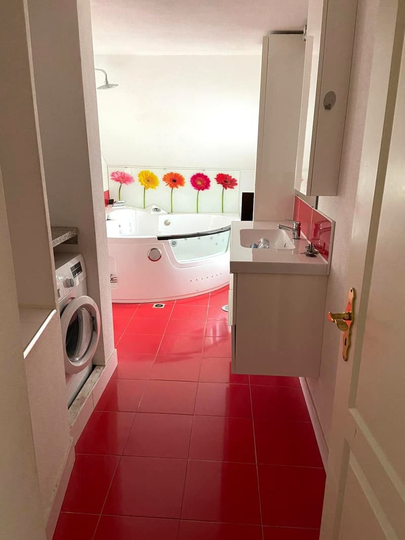 Large bathtub, floor washing machine, sink, cabinet