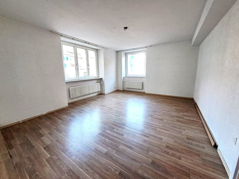 Corner multi-family house with 2 apartments plus 1 studio in central location (5)