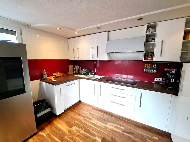 Lucrative corner multi-family house in central location (12)