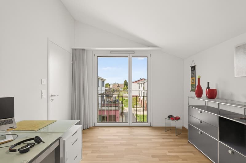 Neuwertige 4,5-Zimmer-Dachwohnung mit viel Stauraum (10)