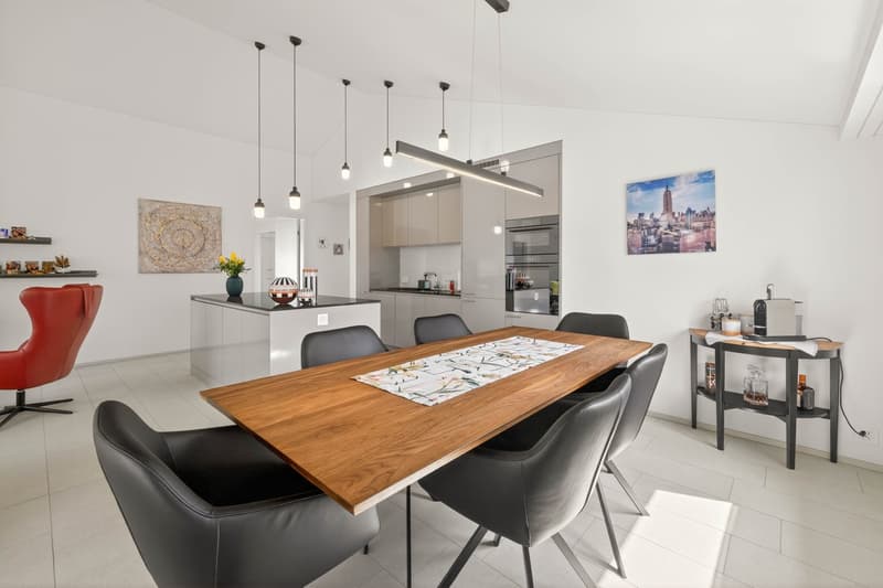 Neuwertige 4,5-Zimmer-Dachwohnung mit viel Stauraum (7)