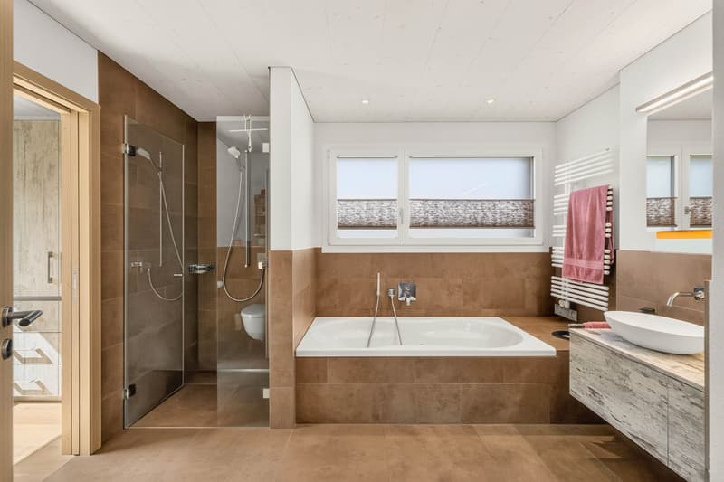Traumhaftes 6.5-Zimmer-Einfamilienhaus mit Einliegerwohnung an privilegierter Flusslage (11)