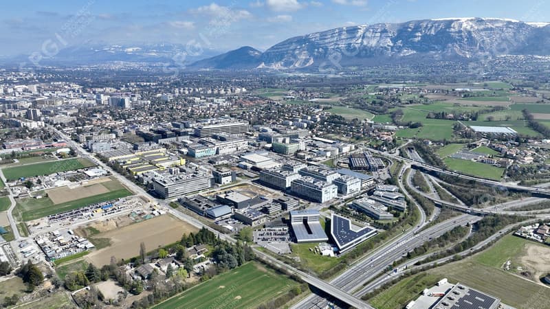 Plan-les-Ouates - Independent building of 2'330 m² for showrooms, workshops and offices (1)