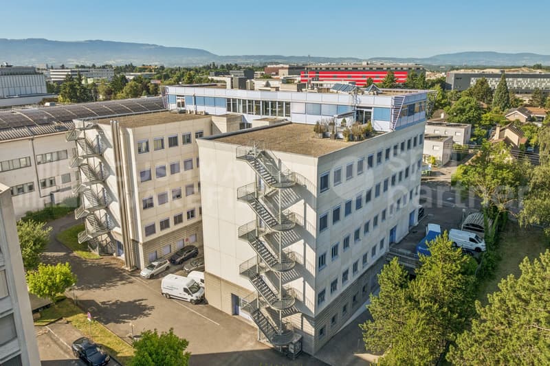 Commercial and administrative spaces in Meyrin - Grand-Puits 42 ready for use (2)
