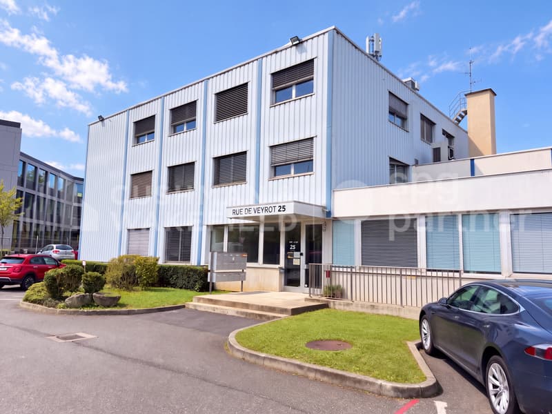 Veyrot 25 - Locaux artisanaux et industriels au c?ur de la ZIMEYSA (1)