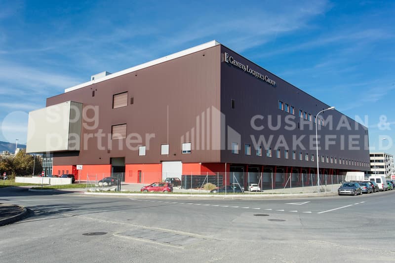 Grenet 21 - Magazzini logistici, laboratori artigianali e uffici moderni con terrazza (7)