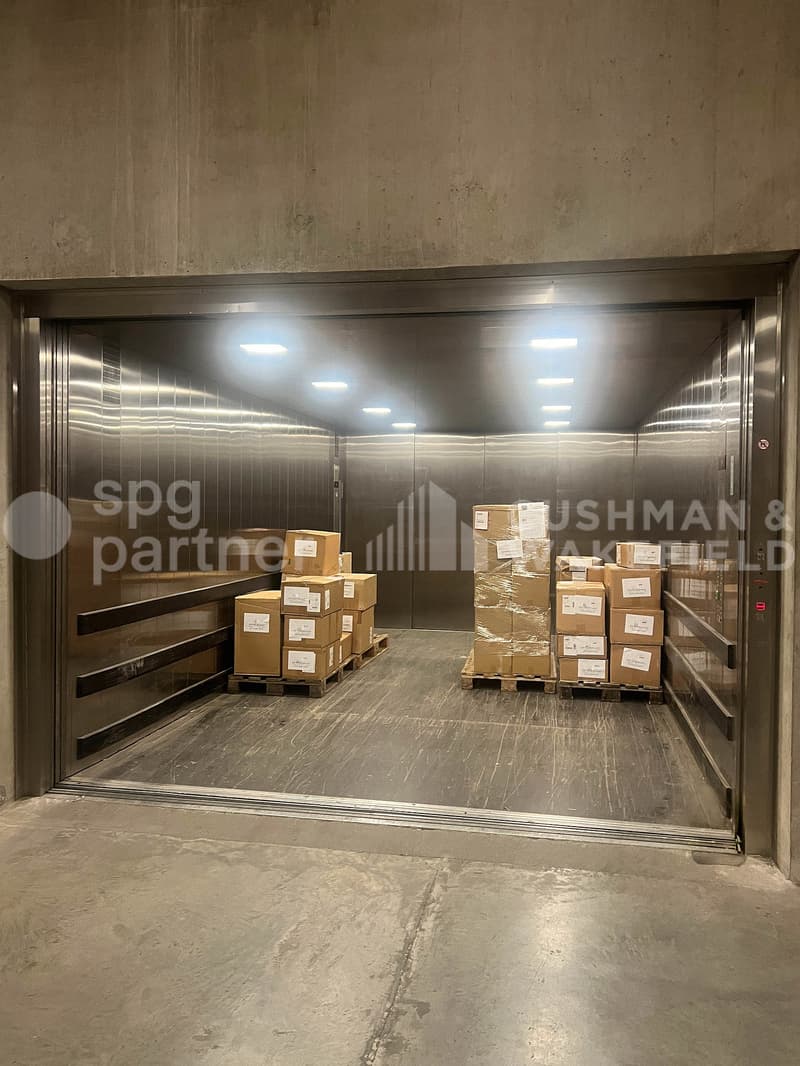 Grenet 21 - Magazzini logistici, laboratori artigianali e uffici moderni con terrazza (11)
