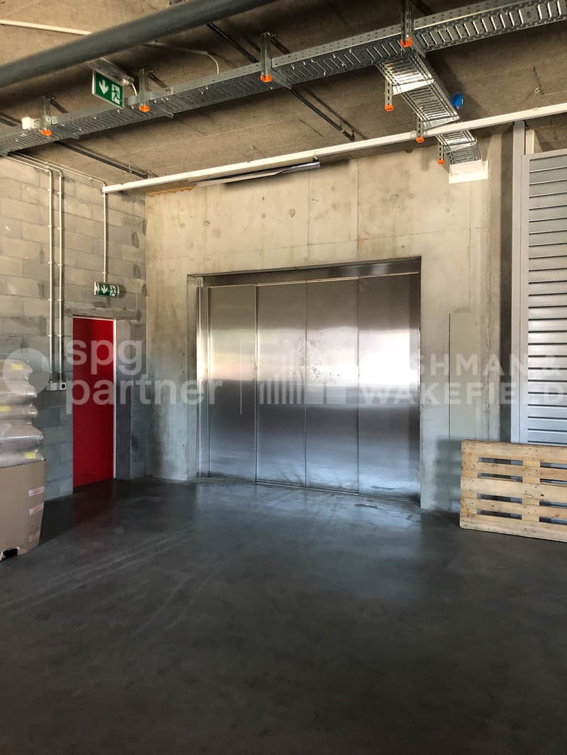 Grenet 21 - Magazzini logistici, laboratori artigianali e uffici moderni con terrazza (10)