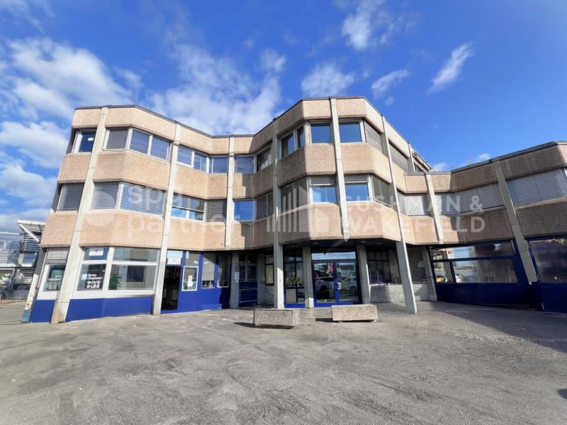 ST-CERGUE 297 - Uffici luminosi e funzionali disponibili per l'affitto o la vendita (2)