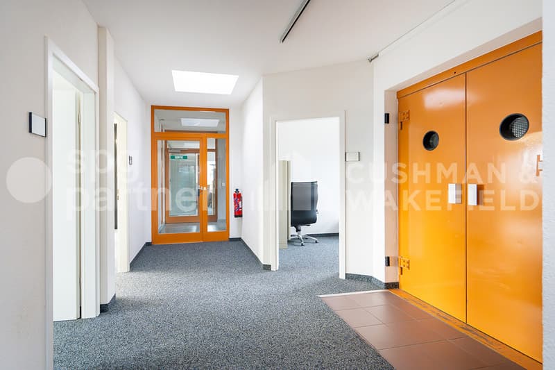 ST-CERGUE 303 Modern Administrative Surfaces Plug & Play (11)