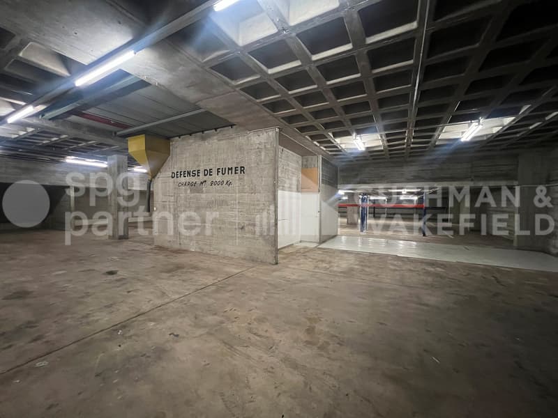 Junge 23 - Logistiklager von 2'400 m² (9)