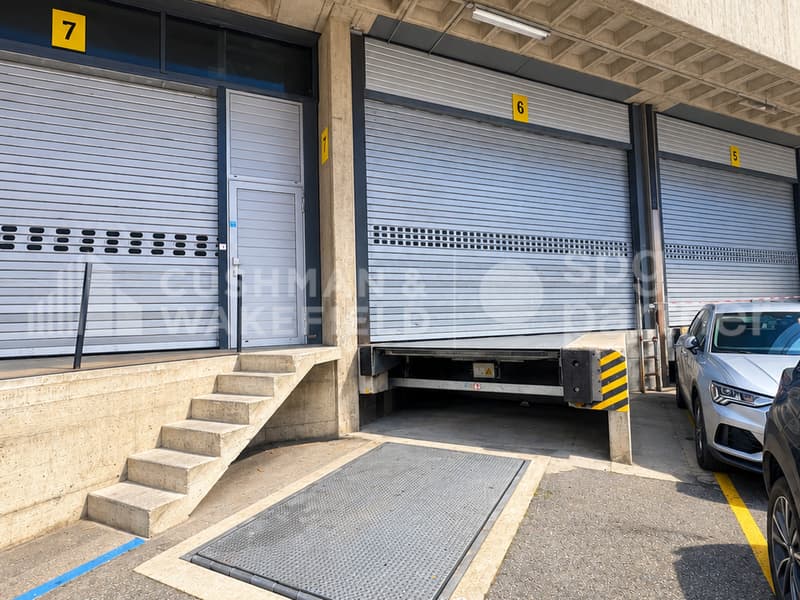 Jeunes 23 - Grande surface de stockage fonctionnelle de 1?500 m², zone industrielle stratégique (6)