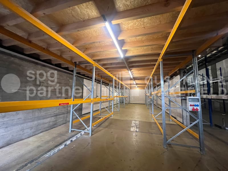 Jeunes 23 - Grande surface de stockage fonctionnelle de 1?500 m², zone industrielle stratégique (3)