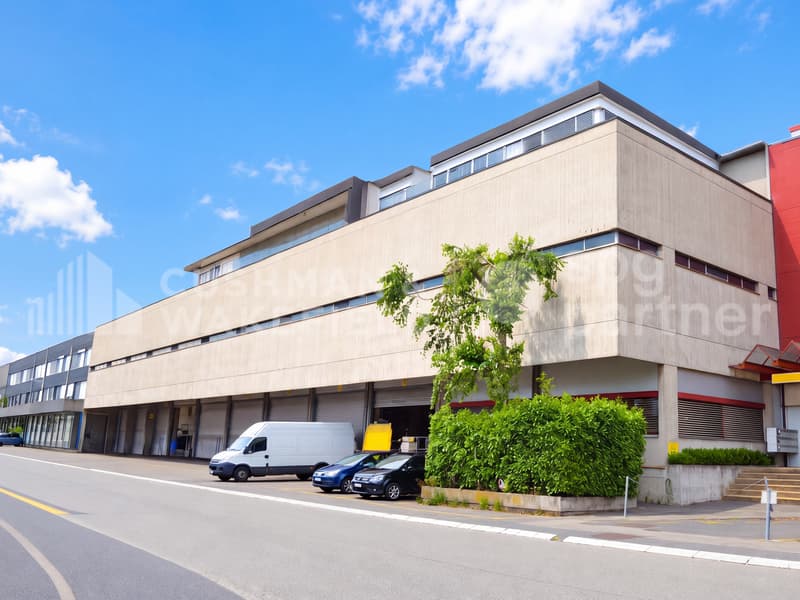 Jeunes 23 - Grande surface de stockage fonctionnelle de 1?500 m², zone industrielle stratégique (1)