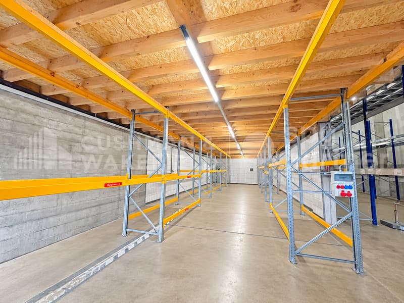 Jeunes 23 - Grande surface de stockage fonctionnelle de 1?500 m², zone industrielle stratégique (9)