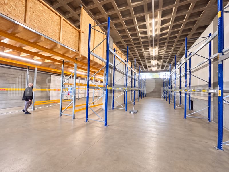 Jeunes 23 - Grande surface de stockage fonctionnelle de 1?500 m², zone industrielle stratégique (5)