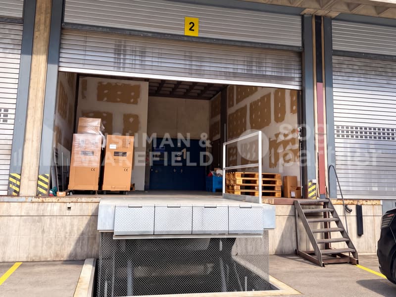 Jeunes 23 - Dépôt logistique au rez-de-chaussée de 1?000 m², La Praille (3)
