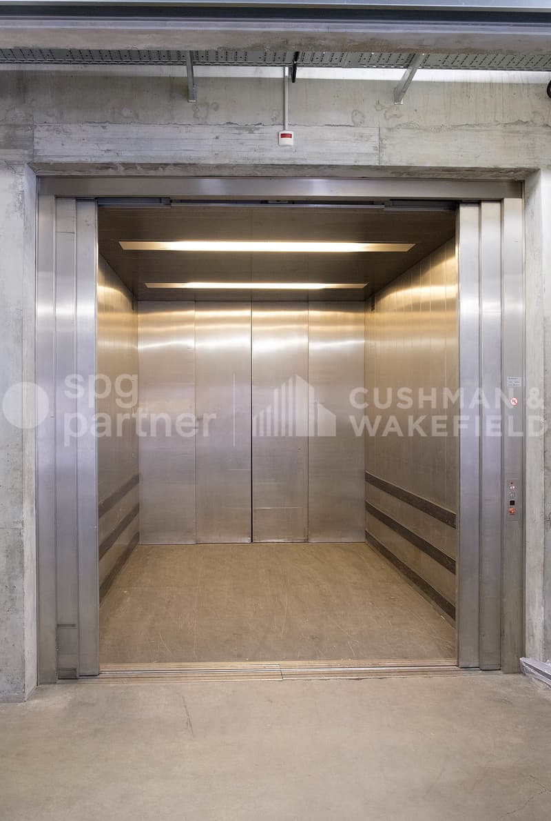 Surface logistique de 3000 m² Meyrin (ZIMEYSA) - EK9 (8)