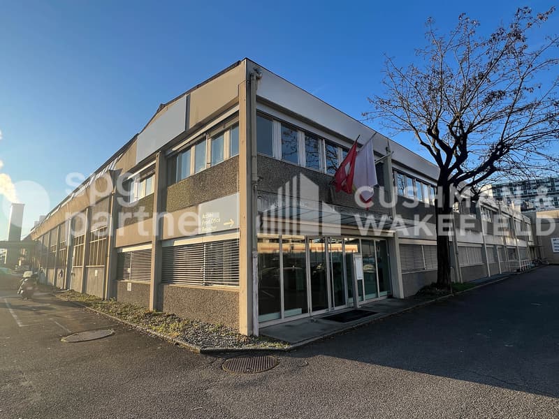 312 m² en rez-de-chaussée | Atelier / showroom / activité B2B (3)