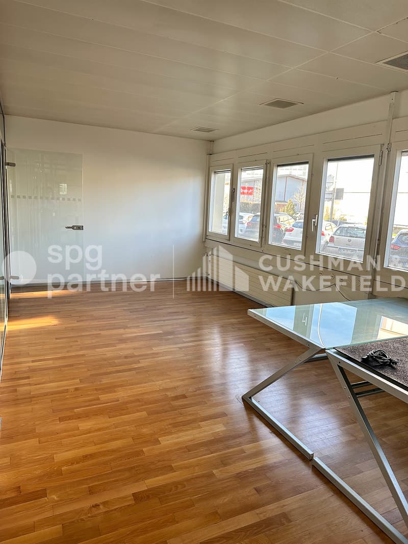 Lignon ? Surface de 312 m² en RDC pour activité artisanale ou showroom (8)