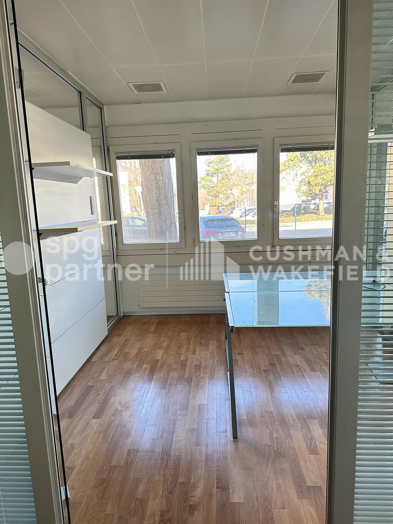 Fläche von 312 m² im Erdgeschoss für handwerkliche Tätigkeit, Showroom oder B2B-Tätigkeit (10)