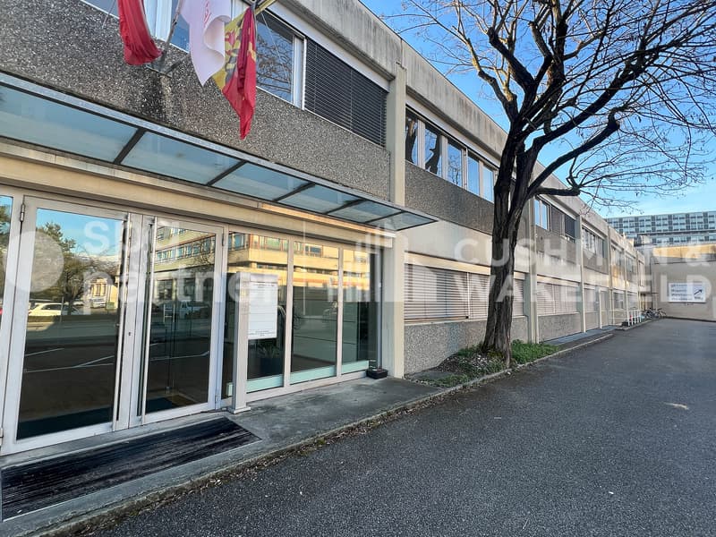 Fläche von 312 m² im Erdgeschoss für handwerkliche Tätigkeit, Showroom oder B2B-Tätigkeit (1)