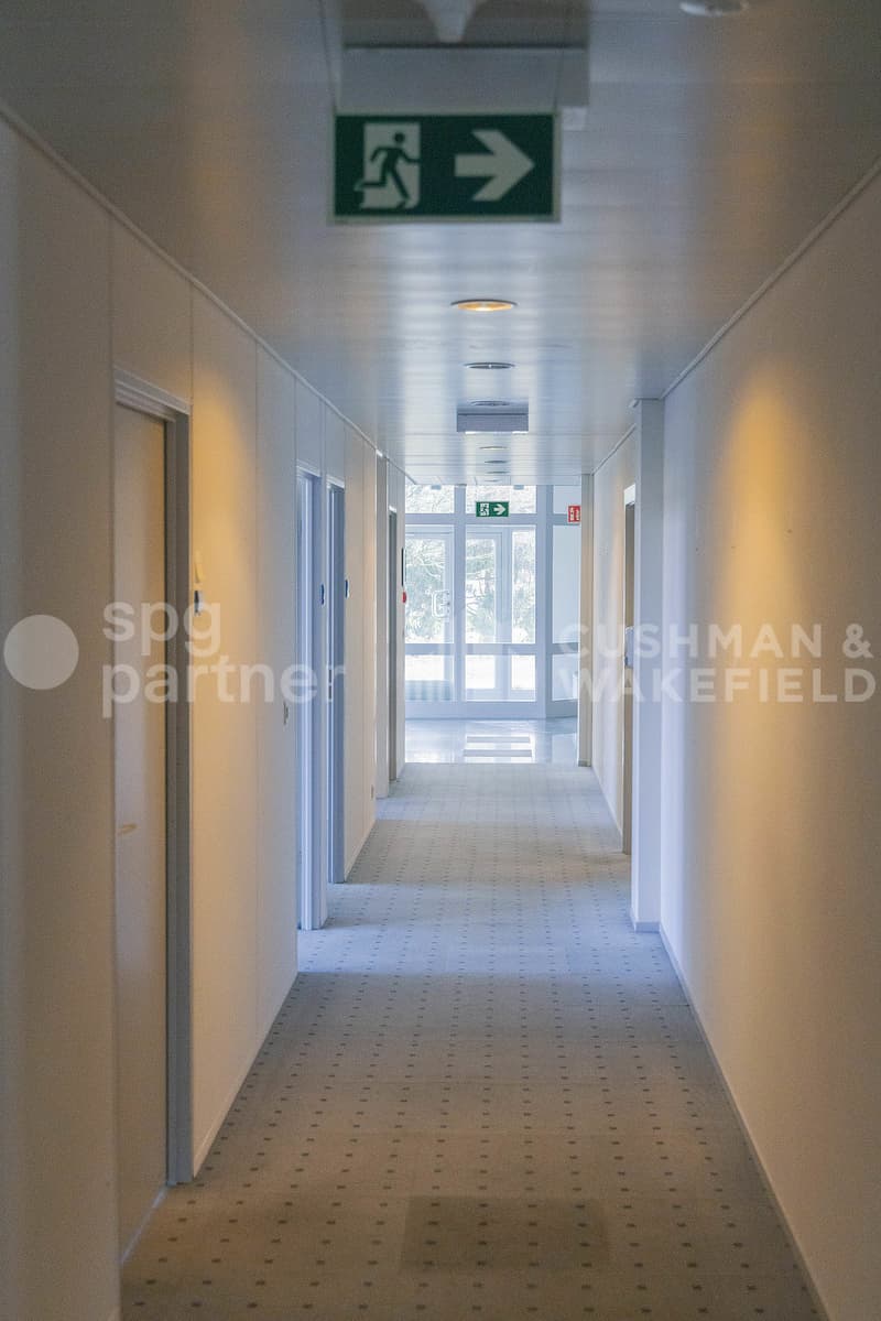 Bâtiment artisanal & administratif indépendant - 2?800 m² - Veyrot 11 (6)