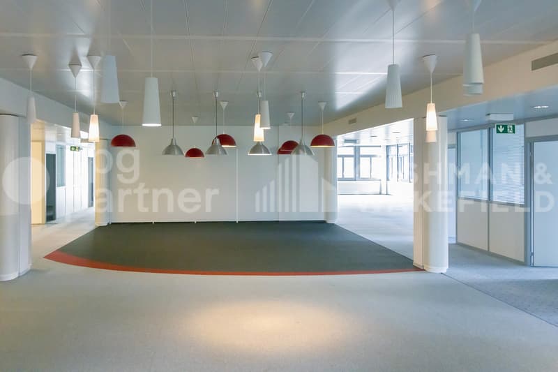 Bâtiment artisanal & administratif indépendant - 2?800 m² - Veyrot 11 (1)