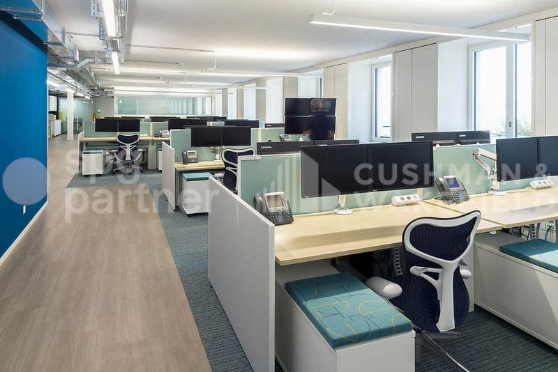 820 m² di uffici di alta gamma, a due passi dal lago (6)