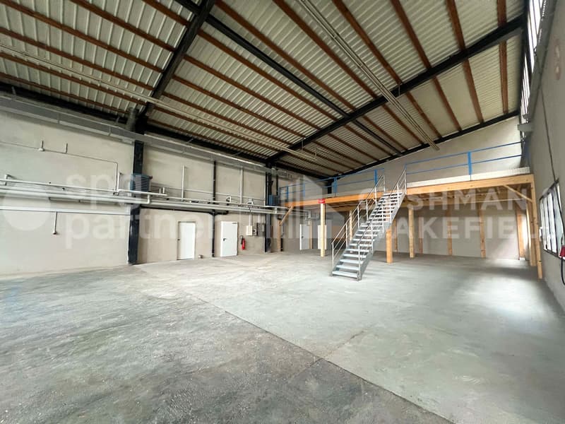Große Industriefläche von 2'390 m² | Selten in Genf | Immediate Verfügbarkeit (8)