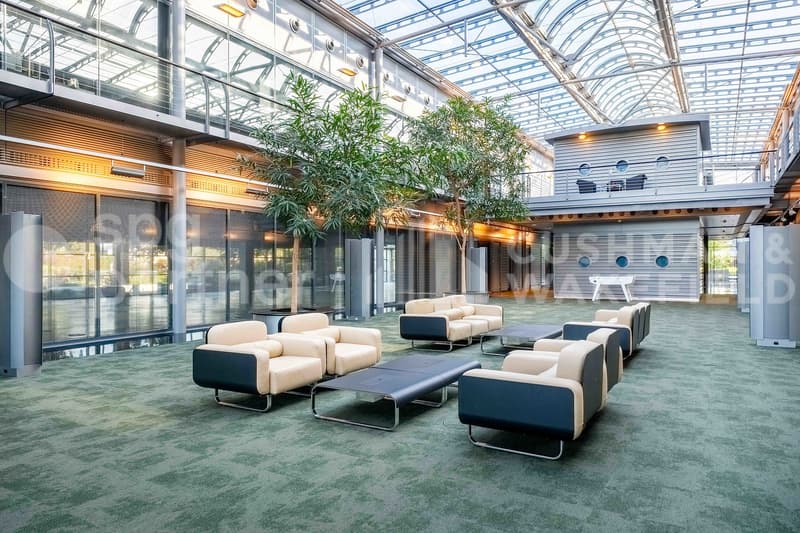Grande surface de bureaux aménagés de 1?450 m² à louer - Onyx Business Park (2)