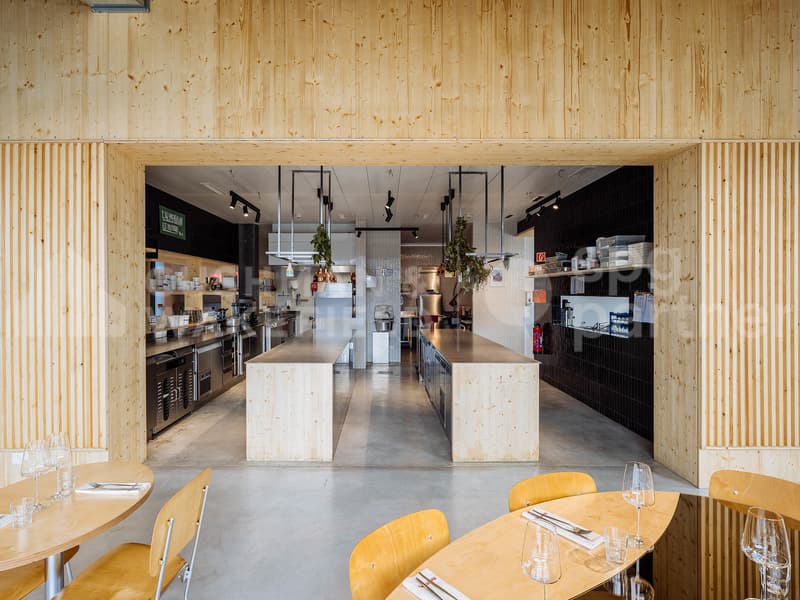 Ristorante di 336 m² con due terrazze e deposito a Charmilles, Ginevra (7)