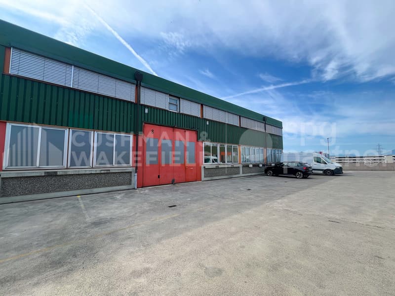 Atelier, showroom et bureaux - 940 m² | SATIGNY?ZIMEYSA (9)